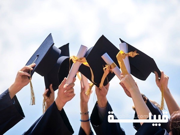 تهنئة تخرج من الثانوية بالصور والكلمات عربي وانجليزي 2024
